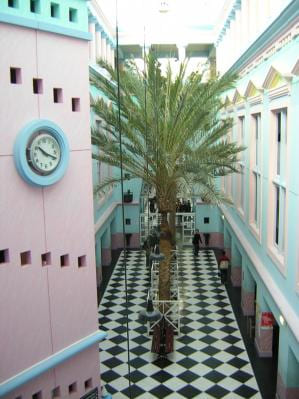 lycee-histoire-lisa-0003-le-lycee-interieur-horloge-grand-hall-299-399 palmier lycée LISA